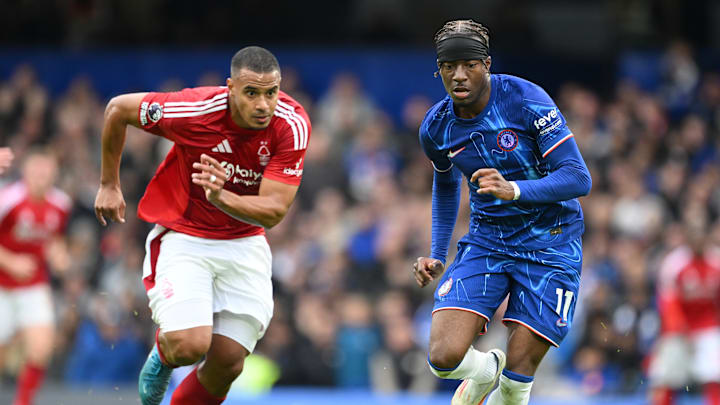 Murilo and Madueke duelling for the ball