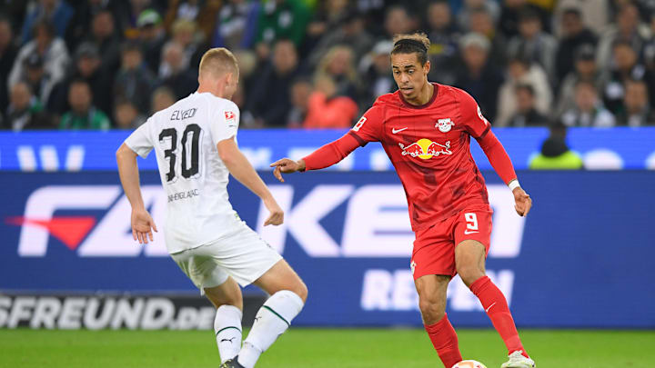 Yussuf Poulsen (rechts) war dem 0:3 in Gladbach bedient