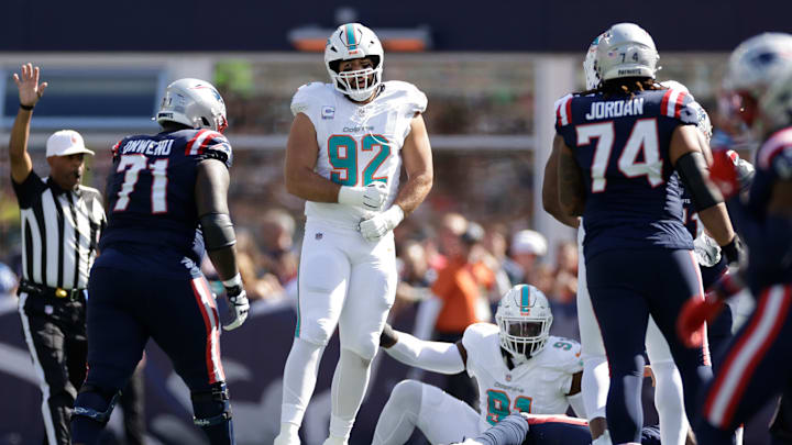 Miami Dolphins v New England Patriots