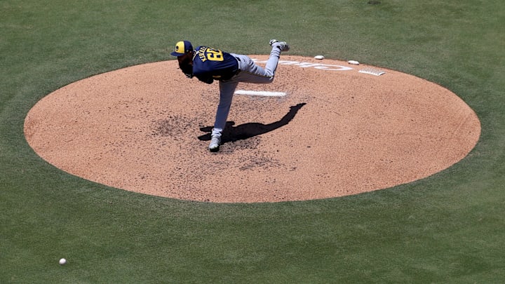 Jul 7, 2024; Los Angeles, California, USA; Milwaukee Brewers pitcher Dallas Keuchel (60) throws during the fourth inning against the Los Angeles Dodgers at Dodger Stadium. Mandatory Credit: Jason Parkhurst-Imagn Images