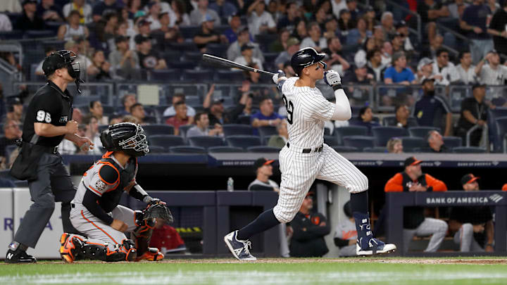 Aaron Judge pegó dos jonrones en la derrota de los Yankees la noche del lunes