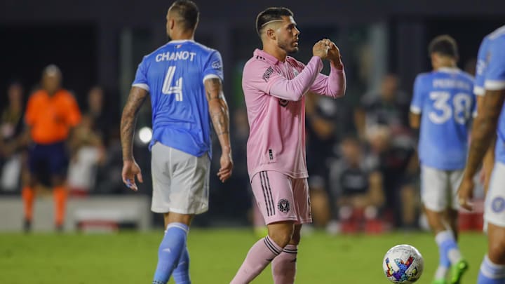 Aug 13, 2022; Fort Lauderdale, Florida, USA; Inter Miami CF midfielder Alejandro Pozuelo (8)