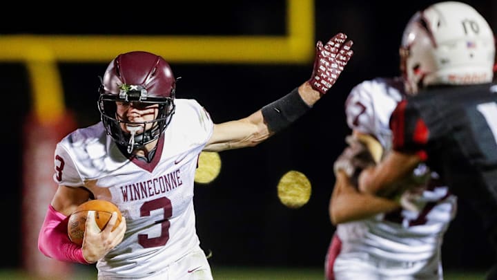 Winneconne High School's Brody Schaffer (3) runs the ball against Seymour High School on Friday, October 17, 2025, at Seymour High School in Seymour, Wis. Winneconne won the game, 29-12, to finish the regular season undefeated and clinch the outright Bay Conference title.
Tork Mason/USA TODAY NETWORK-Wisconsin