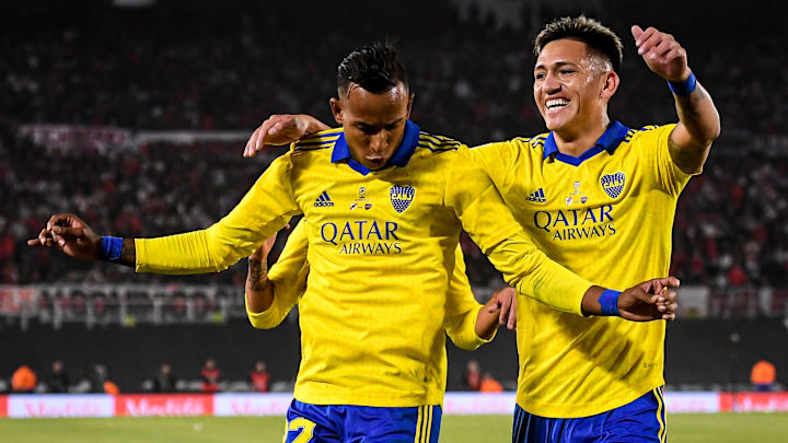 Sebastián Villa baila en el Monumental y le da la victoria a Boca Juniors. Sebastián Villa baila en el Monumental y le da la victoria a Boca Juniors.