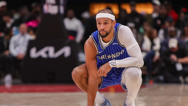 Nov 4, 2025; Atlanta, Georgia, USA; Orlando Magic guard Jalen Suggs (4) in action against the Atlanta Hawks in the fourth quarter at State Farm Arena. Mandatory Credit: Brett Davis-Imagn Images