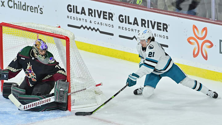 Jan 10, 2023; Tempe, Arizona, USA;  San Jose Sharks center Michael Eyssimont (21) attmpts a wrap