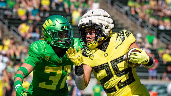Kilohana Haasenritter (right) is one of two Oregon defensive backs switching positions for Friday’s Peach Bowl.