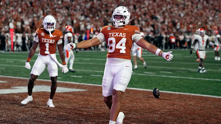 Texas Longhorns tight end Jordan Washington (84) reacts after scoring a touchdown during the first half against the Sam Houston Bearkats at Darrell K Royal-Texas Memorial Stadium. Texas Longhorns tight end Jordan Washington (84) reacts after scoring a touchdown during the first half against the Sam Houston Bearkats at Darrell K Royal-Texas Memorial Stadium.