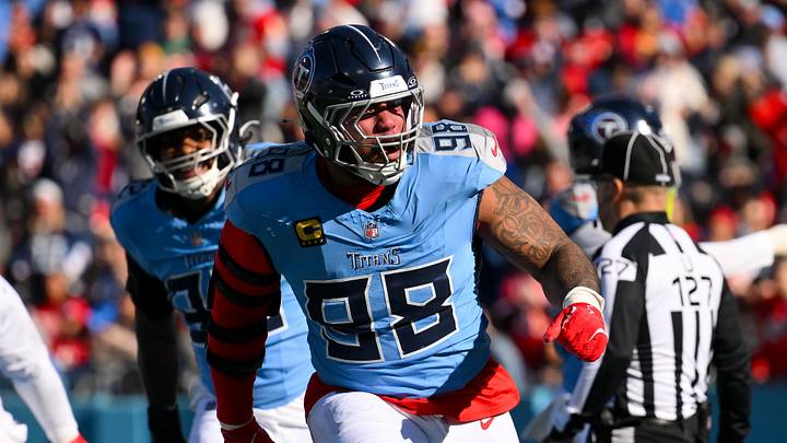 Dec 21, 2025; Nashville, Tennessee, USA; Tennessee Titans defensive tackle Jeffery Simmons (98) celebrates the safety against the Kansas City Chiefs during the first half at Nissan Stadium. Dec 21, 2025; Nashville, Tennessee, USA; Tennessee Titans defensive tackle Jeffery Simmons (98) celebrates the safety against the Kansas City Chiefs during the first half at Nissan Stadium.