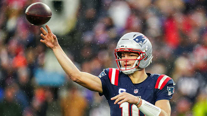 Dec 14, 2025; Foxborough, Massachusetts, USA; New England Patriots quarterback Drake Maye (10) passes the ball against the Buffalo Bills in the second half at Gillette Stadium. Mandatory Credit: David Butler II-Imagn Images Dec 14, 2025; Foxborough, Massachusetts, USA; New England Patriots quarterback Drake Maye (10) passes the ball against the Buffalo Bills in the second half at Gillette Stadium. Mandatory Credit: David Butler II-Imagn Images