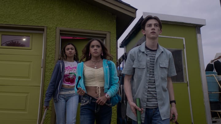 Time Cut. (L-R) Madison Bailey as Lucy, Antonia Gentry as Summer and Griffin Gluck as Quinn in Time Cut. Cr. Netflix © 2024.