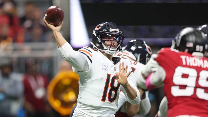 Chicago Bears QB Caleb Williams throws the ball against the Atlanta Falcons.  Mandatory Credit: Brett Davis-Imagn Images