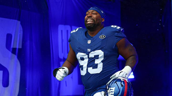 Sep 27, 2026; East Rutherford, New Jersey, USA; New York Giants defensive line Shelby Harris (93) runs on the field before the game against the Tennessee Titans at MetLife Stadium. Sep 27, 2026; East Rutherford, New Jersey, USA; New York Giants defensive line Shelby Harris (93) runs on the field before the game against the Tennessee Titans at MetLife Stadium.