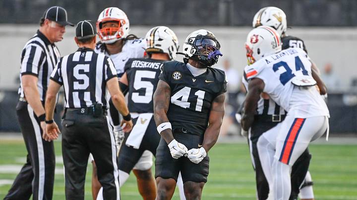 Vanderbilt running back Jamezell Lassiter (41) celebrates a run during the second quarter against Auburn at FirstBank Stadium in Nashville, Tenn., Saturday, Nov. 8, 2025. Vanderbilt running back Jamezell Lassiter (41) celebrates a run during the second quarter against Auburn at FirstBank Stadium in Nashville, Tenn., Saturday, Nov. 8, 2025.