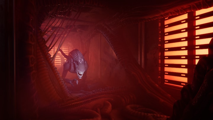 A xenomorph breaks through a wall in Alien: Rogue Incursion