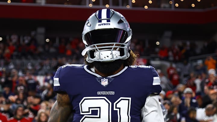 Dallas Cowboys running back Ezekiel Elliott (21)