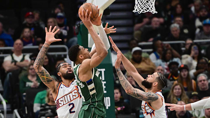 Nick Richards, Giannis Antetokounmpo, Cody Martin