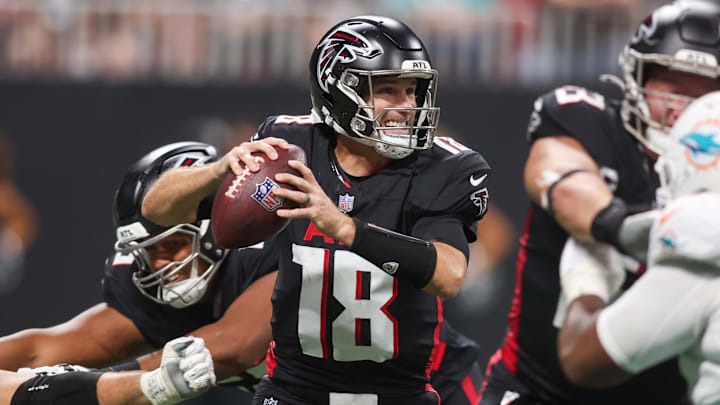 Oct 26, 2025; Atlanta, Georgia, USA; Atlanta Falcons quarterback Kirk Cousins (18) looks to throw against the Miami Dolphins in the fourth quarter at Mercedes-Benz Stadium. Mandatory Credit: Brett Davis-Imagn Images
