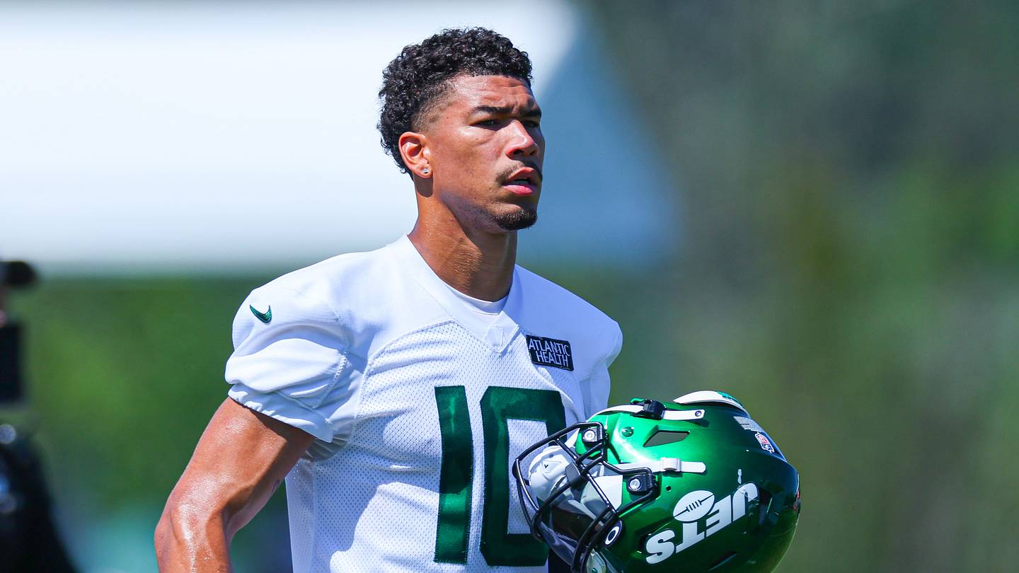 Allen Lazard e Camila Escribens terminano il fidanzamento dopo due anni, con foto del loro annuncio di matrimonio rimossi dai social media