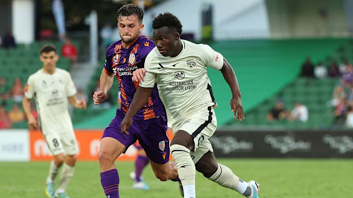 Nestory Irankunda (rechts)