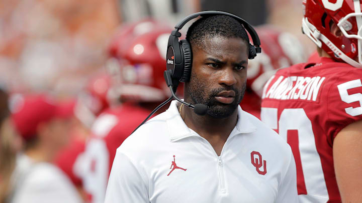 Oklahoma running backs coach DeMarco Murray during the Red River Showdown college football game between the University of Oklahoma (OU) and Texas at the Cotton Bowl in Dallas, Saturday, Oct. 8, 2022.  Texas won 49-0.

Lx18797