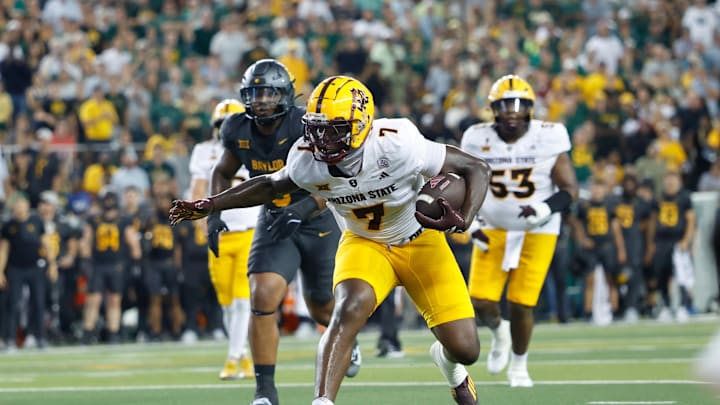Sep 20, 2025; Waco, Texas, USA; Arizona State Sun Devils tight end Chamon Metayer (7) carries the ball against the Baylor Bears during the first half at McLane Stadium. Mandatory Credit: Chris Jones-Imagn Images Sep 20, 2025; Waco, Texas, USA; Arizona State Sun Devils tight end Chamon Metayer (7) carries the ball against the Baylor Bears during the first half at McLane Stadium. Mandatory Credit: Chris Jones-Imagn Images