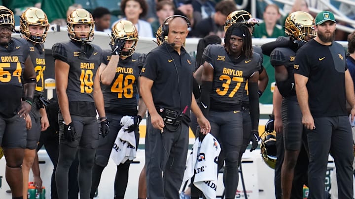 
Aug 29, 2025; Waco, Texas, USA;  Baylor Bears head coach Dave Aranda in reacts against the Auburn Tigers during the first half at McLane Stadium. Mandatory Credit: Chris Jones-Imagn Images