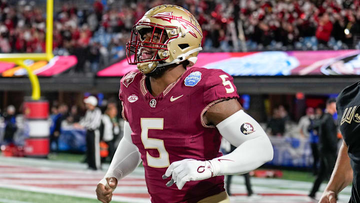 Dec 2, 2023; Charlotte, NC, USA; Florida State Seminoles defensive lineman Jared Verse (5) during the ACC Championship game. Dec 2, 2023; Charlotte, NC, USA; Florida State Seminoles defensive lineman Jared Verse (5) during the ACC Championship game.