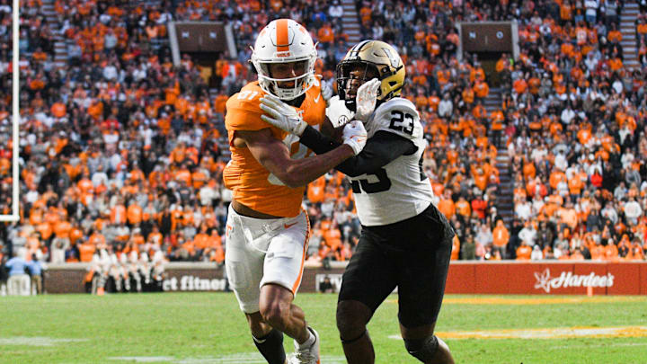 Former Tennessee wide receiver Chas Nimrod (81) quickly realized he wanted to join USF after entering the transfer portal.