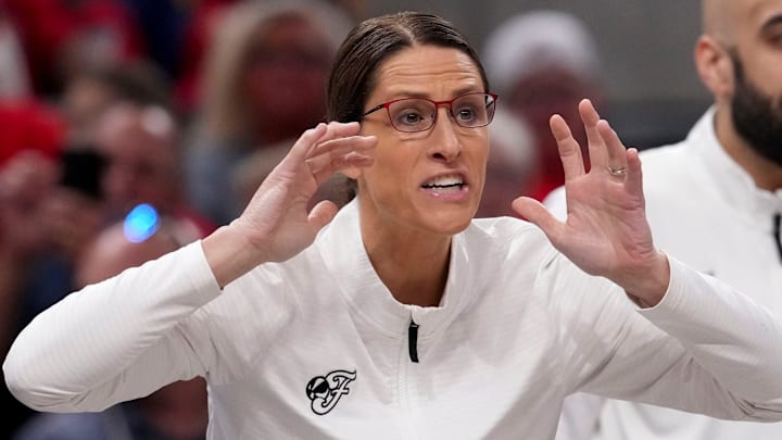 Fever Coach Reveals Explicit 2-Word Reaction to Sophie Cunningham Injury