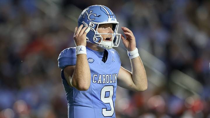 Oct 24, 2026; Chapel Hill, North Carolina, USA; North Carolina Tar Heels quarterback Billy Edwards Jr. (9) makes calls during the second quarter against Syracuse Orange at Kenan Stadium. Mandatory Credit: Cory Knowlton-Imagn Images Oct 24, 2026; Chapel Hill, North Carolina, USA; North Carolina Tar Heels quarterback Billy Edwards Jr. (9) makes calls during the second quarter against Syracuse Orange at Kenan Stadium. Mandatory Credit: Cory Knowlton-Imagn Images