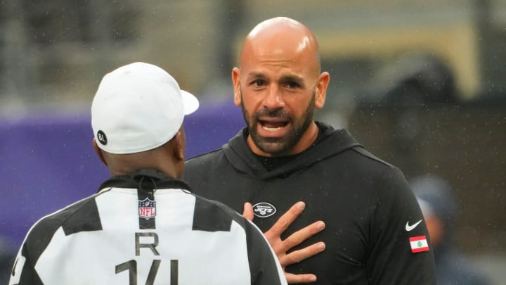 Oct 29, 2023; East Rutherford, NJ; New York Jets head coach Robert Saleh with referee Shawn Smith (14) pre game at MetLife Stadium. Oct 29, 2023; East Rutherford, NJ; New York Jets head coach Robert Saleh with referee Shawn Smith (14) pre game at MetLife Stadium.
