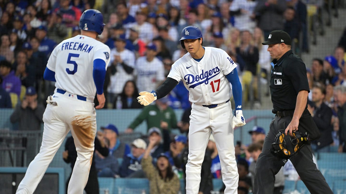 3 MLB Insiders Have Same Prediction for Dodgers' Win Total