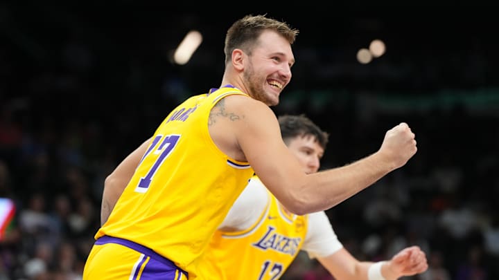 Los Angeles Lakers v Phoenix Suns