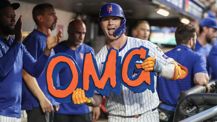 Jul 29, 2024; New York City, New York, USA; New York Mets first baseman Pete Alonso (20) celebrates in the dugout after hitting a solo home run in the fourth inning against the Minnesota Twins at Citi Field. Mandatory Credit: Wendell Cruz-Imagn Images Jul 29, 2024; New York City, New York, USA; New York Mets first baseman Pete Alonso (20) celebrates in the dugout after hitting a solo home run in the fourth inning against the Minnesota Twins at Citi Field. Mandatory Credit: Wendell Cruz-Imagn Images