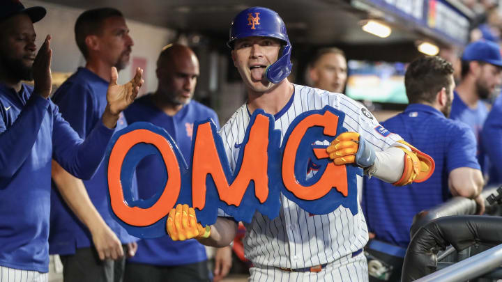 New York Mets first baseman Pete Alonso (20) celebrates. New York Mets first baseman Pete Alonso (20) celebrates.