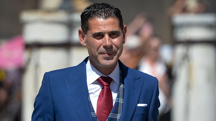 Fernando Hierro sería el nuevo director deportivo de Chivas