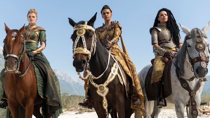 Elayne (Ceara Coveney), Egwene (Madeleine Madden), and Nynaeve (Zoë Robins) in The Wheel of Time season 3. Image: Prime Video.