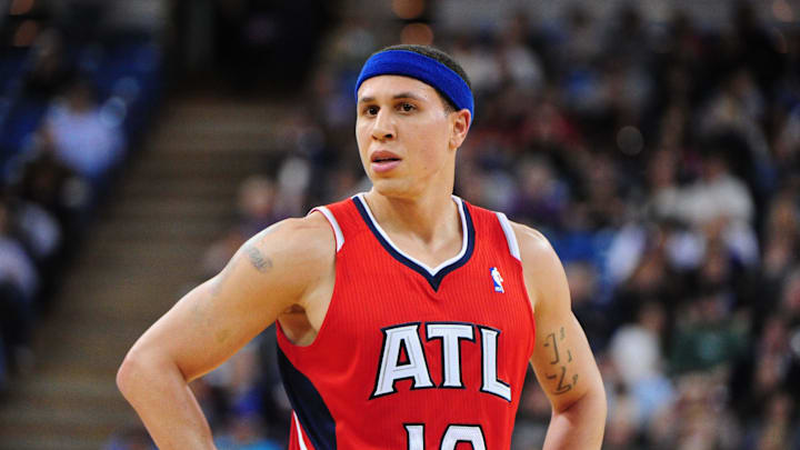 January 4, 2011; Sacramento, CA, USA; Atlanta Hawks point guard Mike Bibby (10) rests between plays during the third quarter against the Sacramento Kings at ARCO Arena. The Hawks defeated the Kings 108-102. Mandatory Credit: Kyle Terada-Imagn Images January 4, 2011; Sacramento, CA, USA; Atlanta Hawks point guard Mike Bibby (10) rests between plays during the third quarter against the Sacramento Kings at ARCO Arena. The Hawks defeated the Kings 108-102. Mandatory Credit: Kyle Terada-Imagn Images