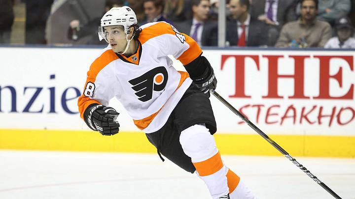 Dec 9, 2010; Toronto, ON, Canada; Philadelphia Flyers right wing Danny Briere (48) against the Toronto Maple Leafs at the Air Canada Centre. The Flyers beat the Maple Leafs 4-1. Mandatory Credit: Tom Szczerbowski-USA TODAY Sports Dec 9, 2010; Toronto, ON, Canada; Philadelphia Flyers right wing Danny Briere (48) against the Toronto Maple Leafs at the Air Canada Centre. The Flyers beat the Maple Leafs 4-1. Mandatory Credit: Tom Szczerbowski-USA TODAY Sports