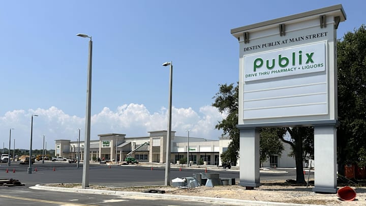 The supermarket giant Publix reached a sponsorship deal with USF football.