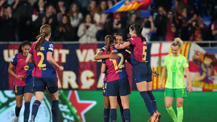 Nur Zuschauer beim Barcelona-Jubel: Der VfL Wolfsburg Nur Zuschauer beim Barcelona-Jubel: Der VfL Wolfsburg