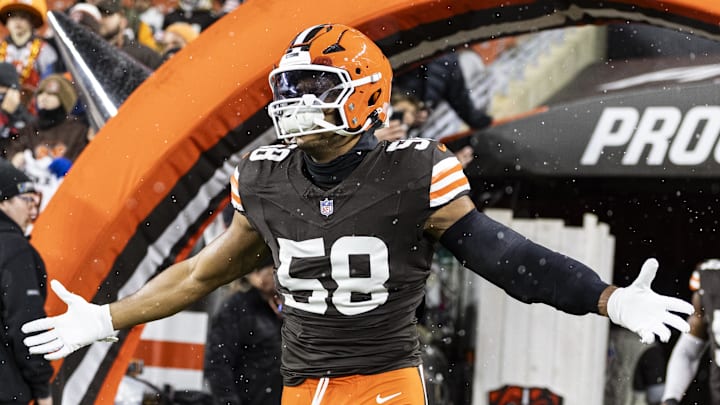 Nov 21, 2024; Cleveland, Ohio, USA; Cleveland Browns linebacker Jordan Hicks (58) enters the field for warmups before the game against the Pittsburgh Steelers at Huntington Bank Field Stadium. Mandatory Credit: Scott Galvin-Imagn Images