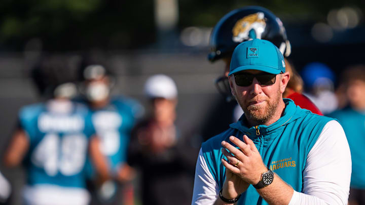 Jacksonville Jaguars head coach Liam Coen gets his team up during an NFL training camp second session at the Miller Electric Center, Thursday, July 24, 2025, in Jacksonville, Fla. [Doug Engle/Florida Times-Union]