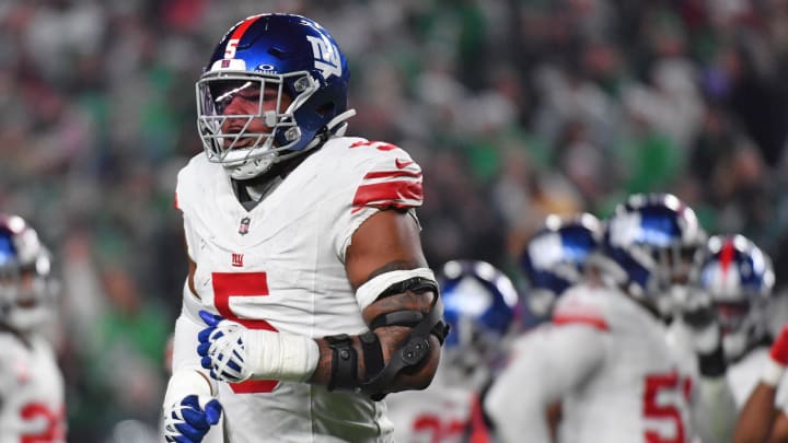 Dec 25, 2023; Philadelphia, Pennsylvania, USA; New York Giants linebacker Kayvon Thibodeaux (5) against the Philadelphia Eagles at Lincoln Financial Field.  