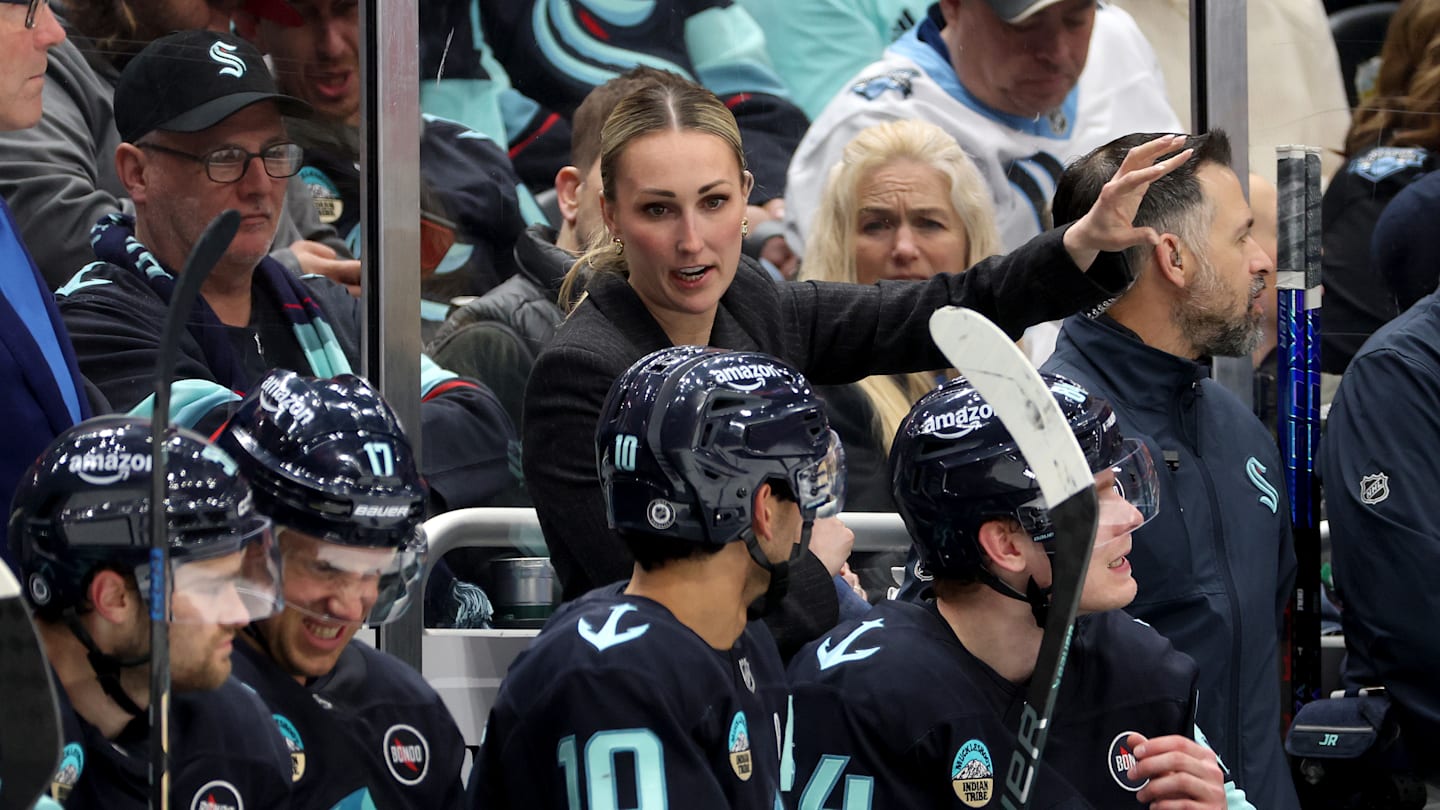 The shift in women's pro hockey becomes clear when you look at Jessica Campbell