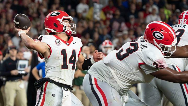 Georgia football QB Gunner Stockton throws against Alabama.