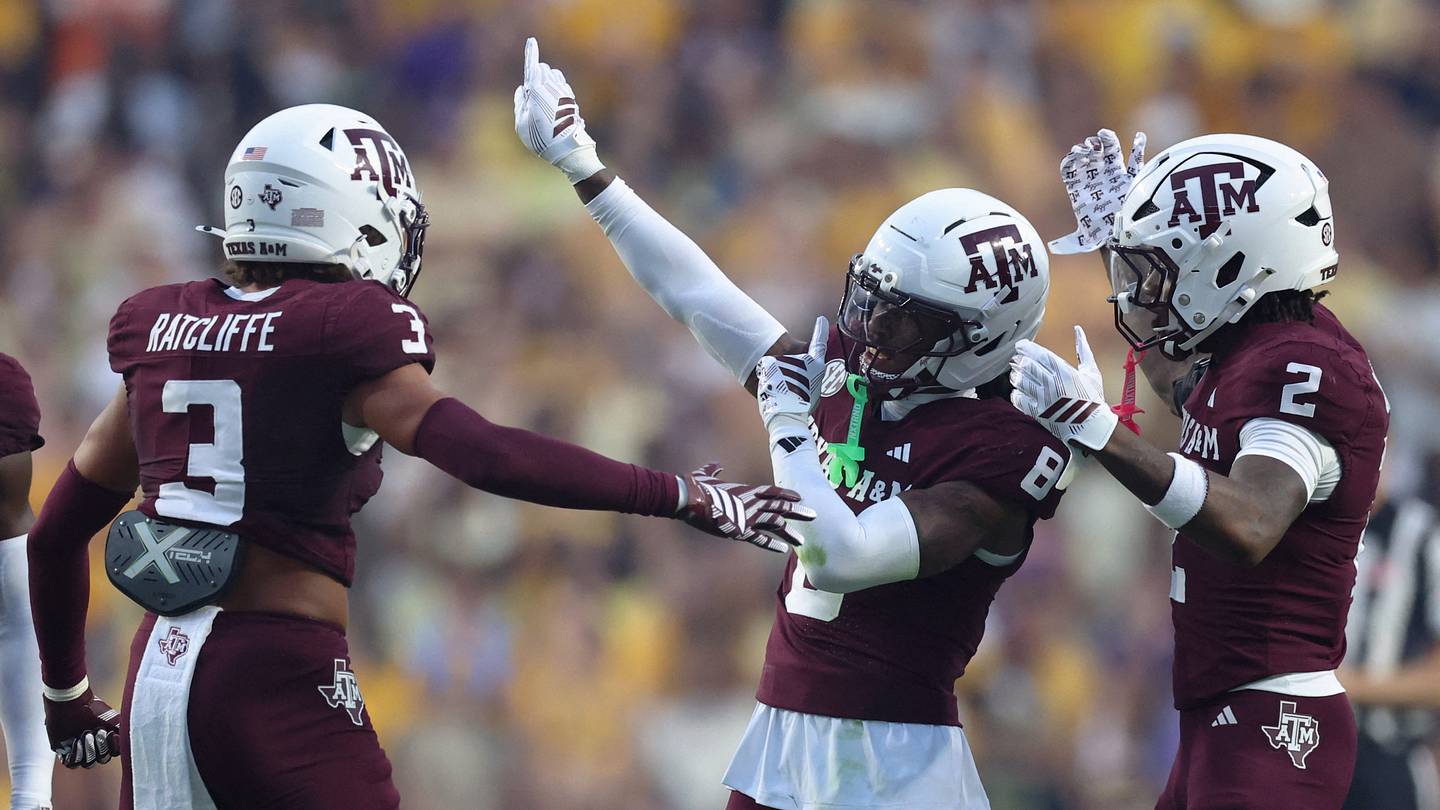 Texas A&M Defender Admits Aggies Are 'Beating Ourselves'