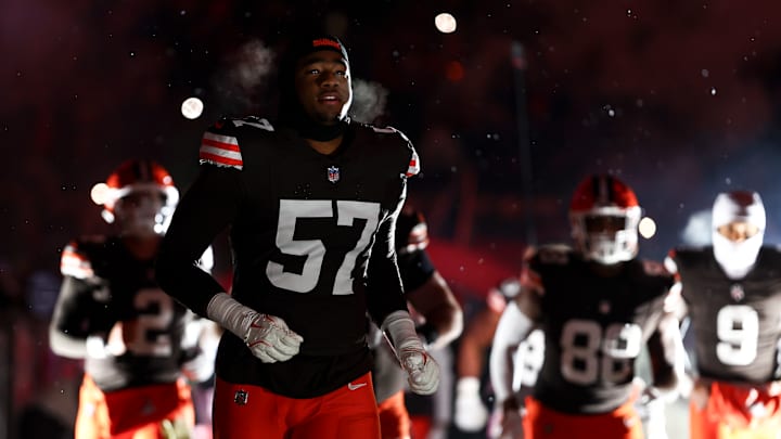 Isaiah McGuire: Pittsburgh Steelers v Cleveland Browns