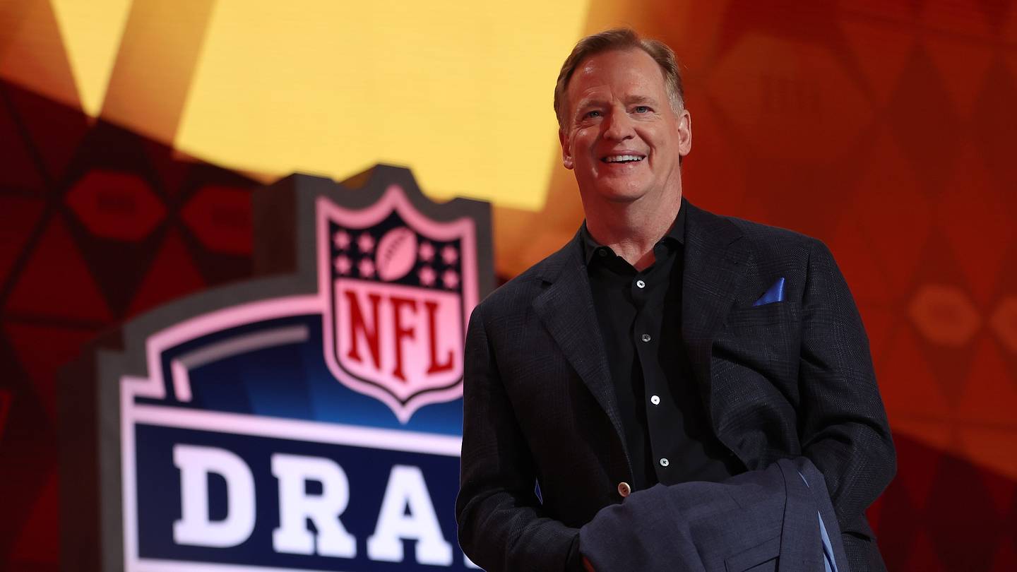 Steelers Eye Trades to Strengthen Draft Strategy